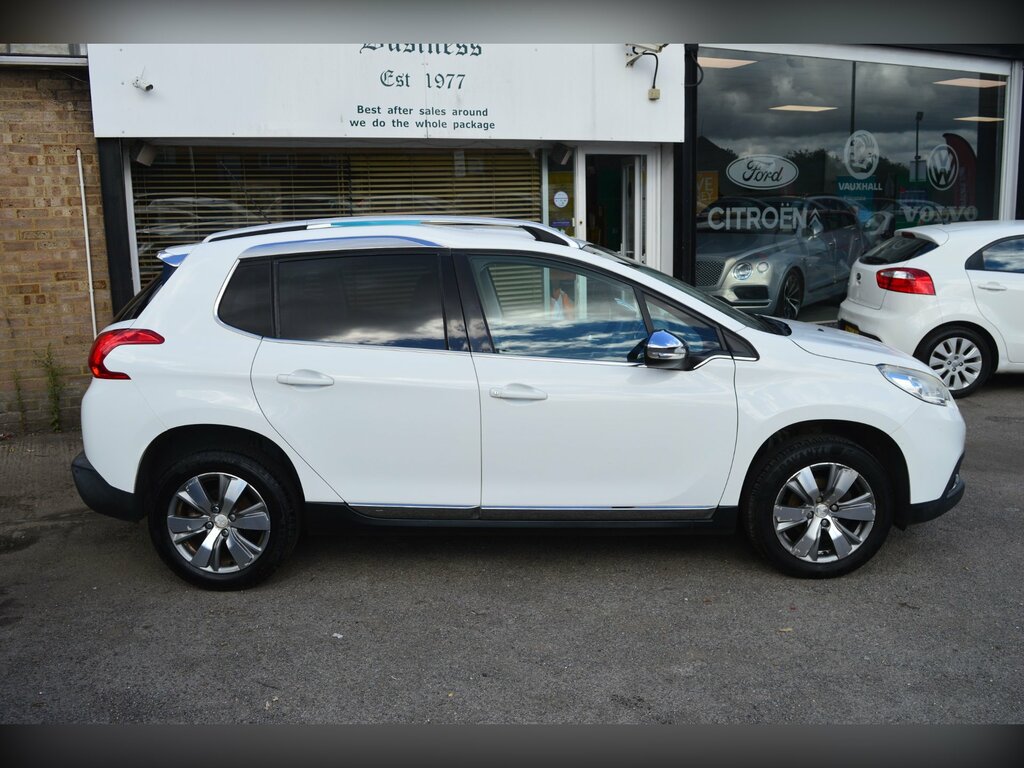 Peugeot 2008 1.6L E-hdi Feline 115 Bhp White #6