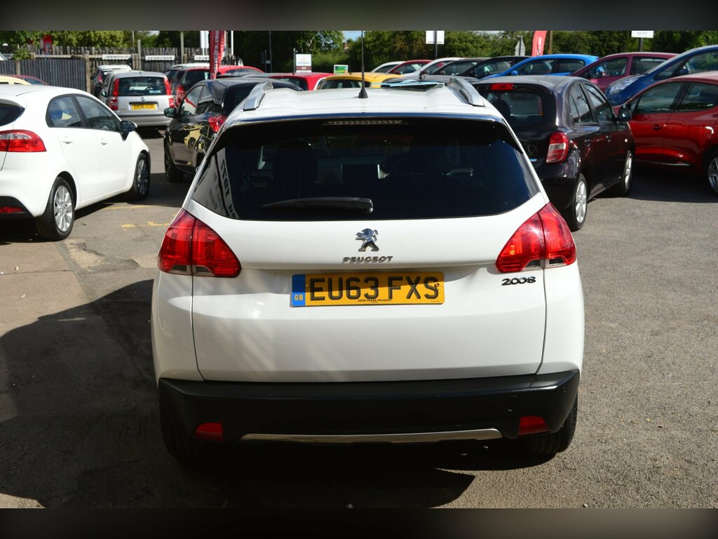 Peugeot 2008 1.6L E-hdi Feline 115 Bhp White #4