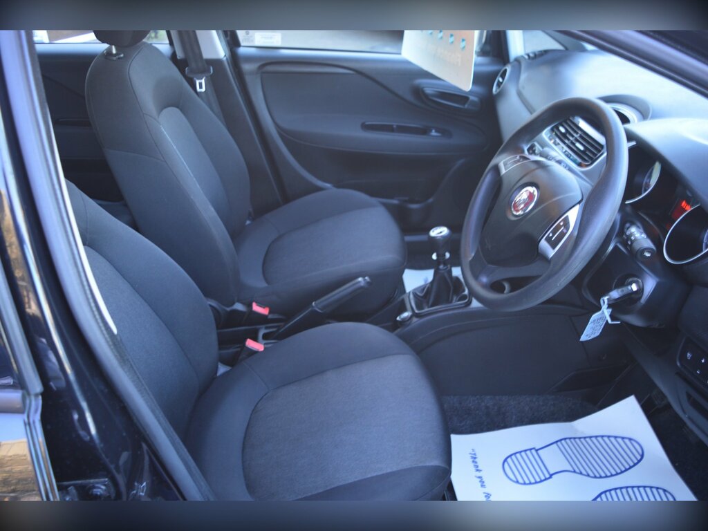 Fiat Punto Pop Plus White #10