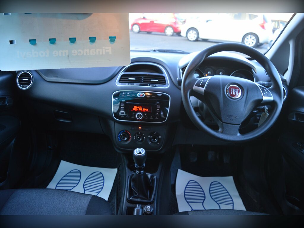 Fiat Punto 1.2 Pop Hatchback Euro 6 69 Bhp Black #3