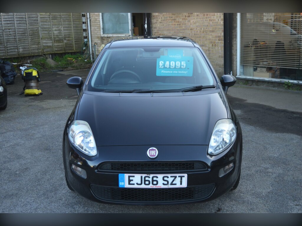 Fiat Punto 1.2 Pop Hatchback Euro 6 69 Bhp Black #2