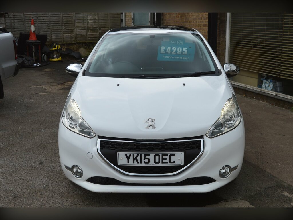 Peugeot 208 1.2 Vti Puretech Style Hatchback YK15OEC White #2