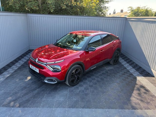 Citroen C4 1.2 Puretech Shine Plus Hatchback Eat8 Red