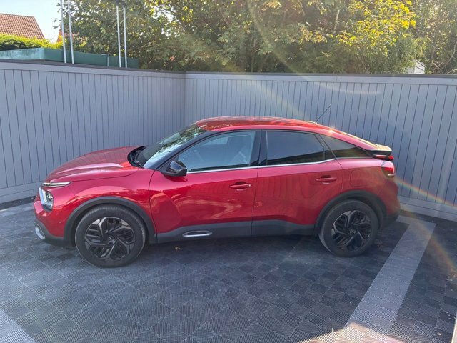 Citroen C4 1.2 Puretech Shine Plus Hatchback Eat8 Red #3