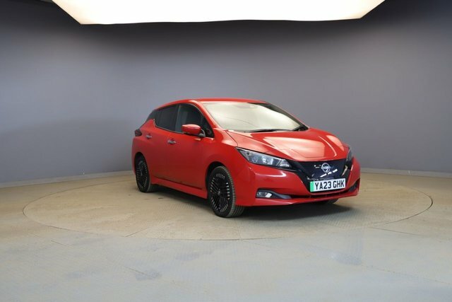 Nissan Leaf 39Kwh N-connecta Hatchback 150 Red #3
