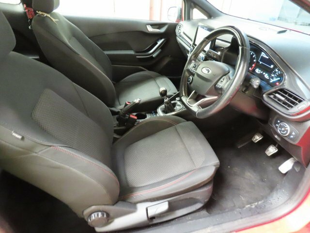 Ford Fiesta 1.0T Ecoboost St-line Hatchback WG18EGZ Red #5