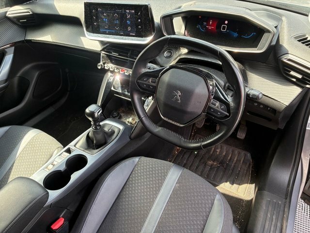 Peugeot 2008 Allure Red #7
