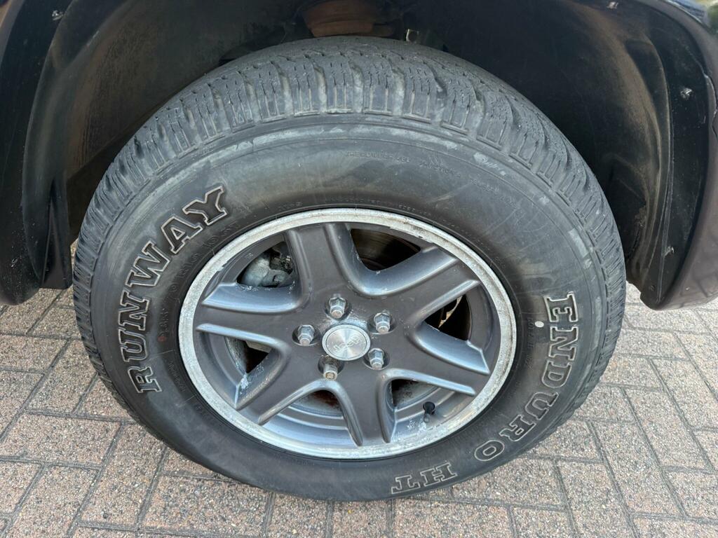 Jeep Cherokee 4X4 3.7 V6 Limited 4X4 200404 Silver #28