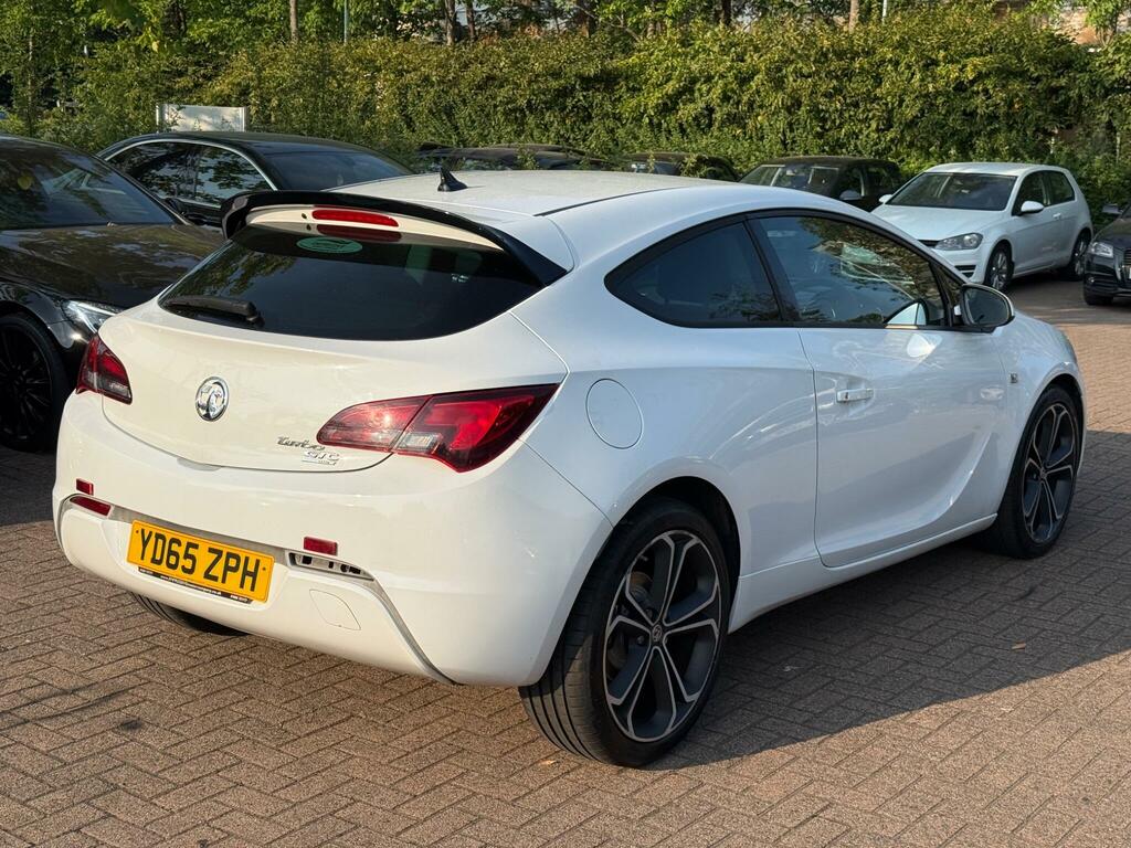 Vauxhall Astra GTC Limited Edition White #3