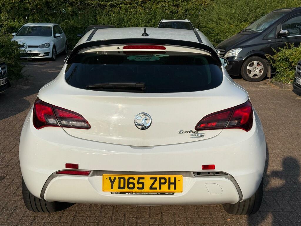 Vauxhall Astra GTC Limited Edition White #4