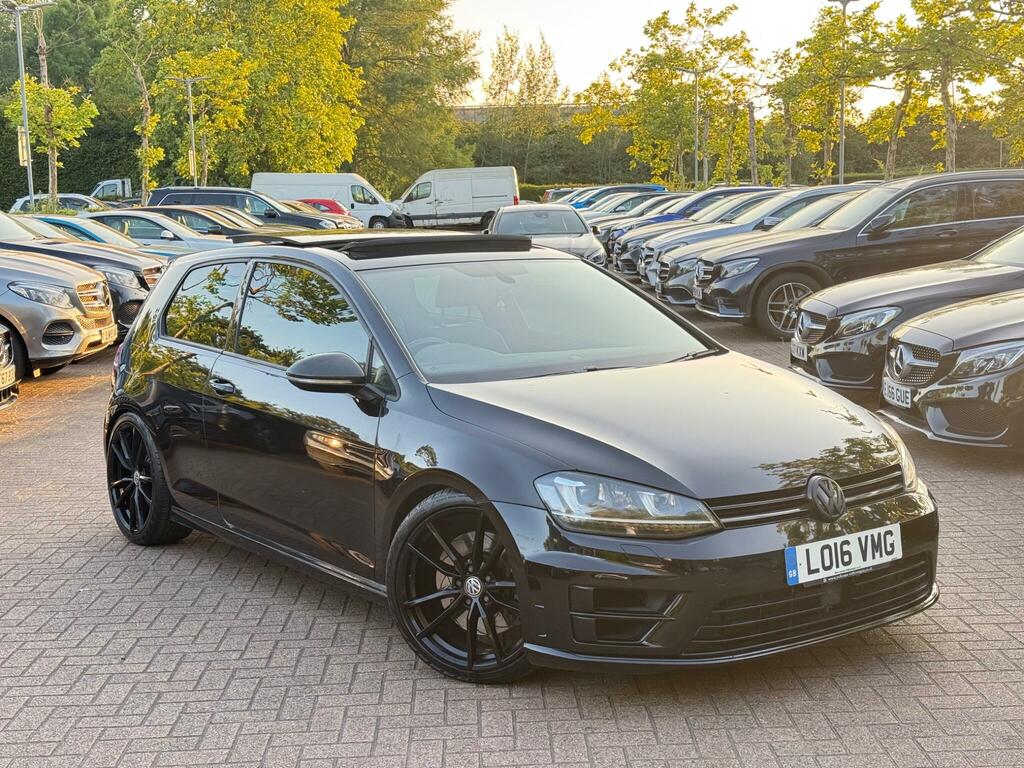 Volkswagen Golf R Black