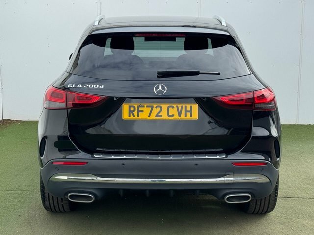 Mercedes-Benz GLA Class Gla200d Amg Line Executive Black #6
