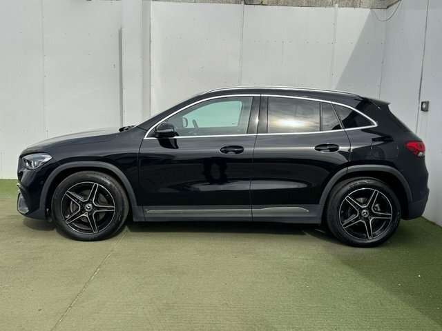 Mercedes-Benz GLA Class Gla200d Amg Line Executive Black #4