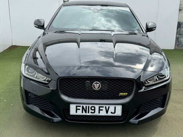 Jaguar XE 300 Sport Saloon FN19FVJ Black #5