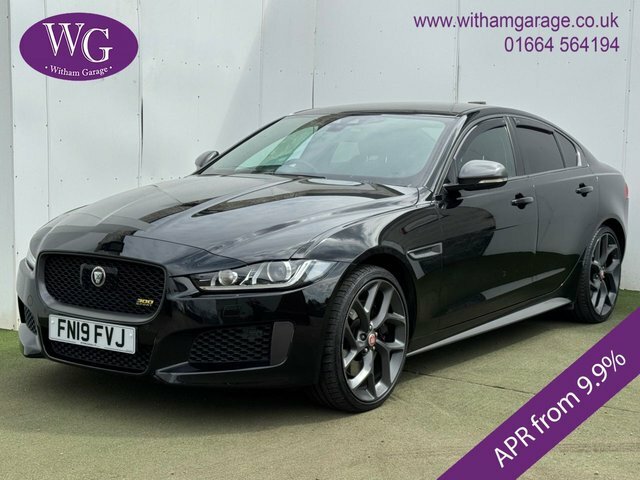 Jaguar XE 300 Sport Saloon Black