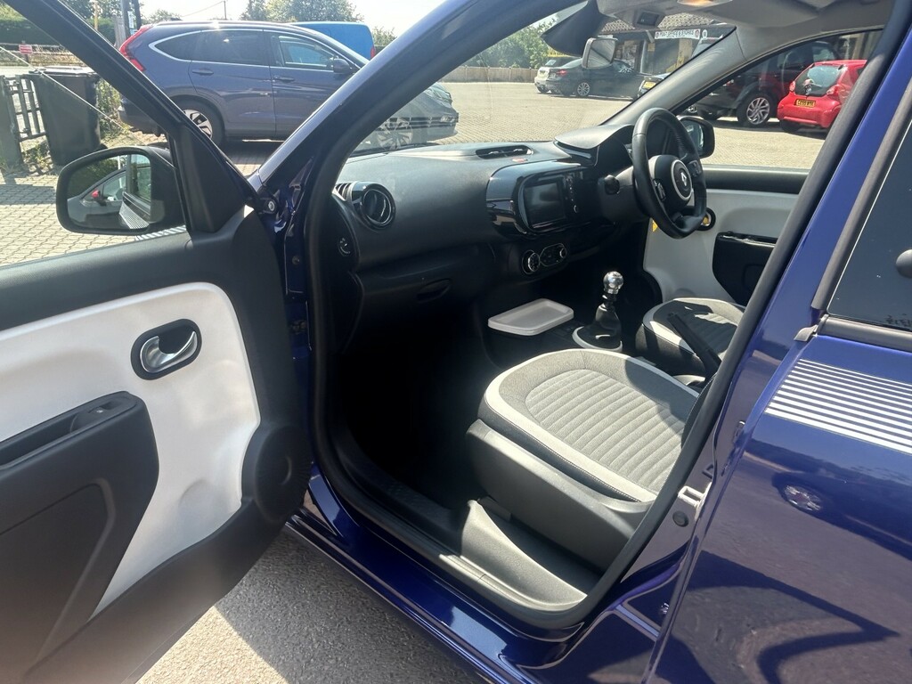 Renault Twingo White #11