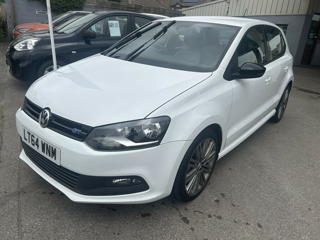 Volkswagen Polo Hatchback 1.4 Tsi Bluemotion Tech Act Bluegt 2014 White #3