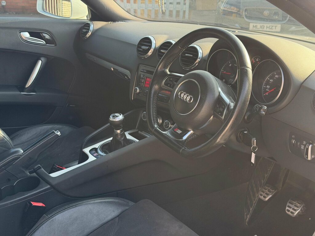 Audi TT 2.0 Tdi Black Edition Quattro Euro 5 NL14AUE White #2