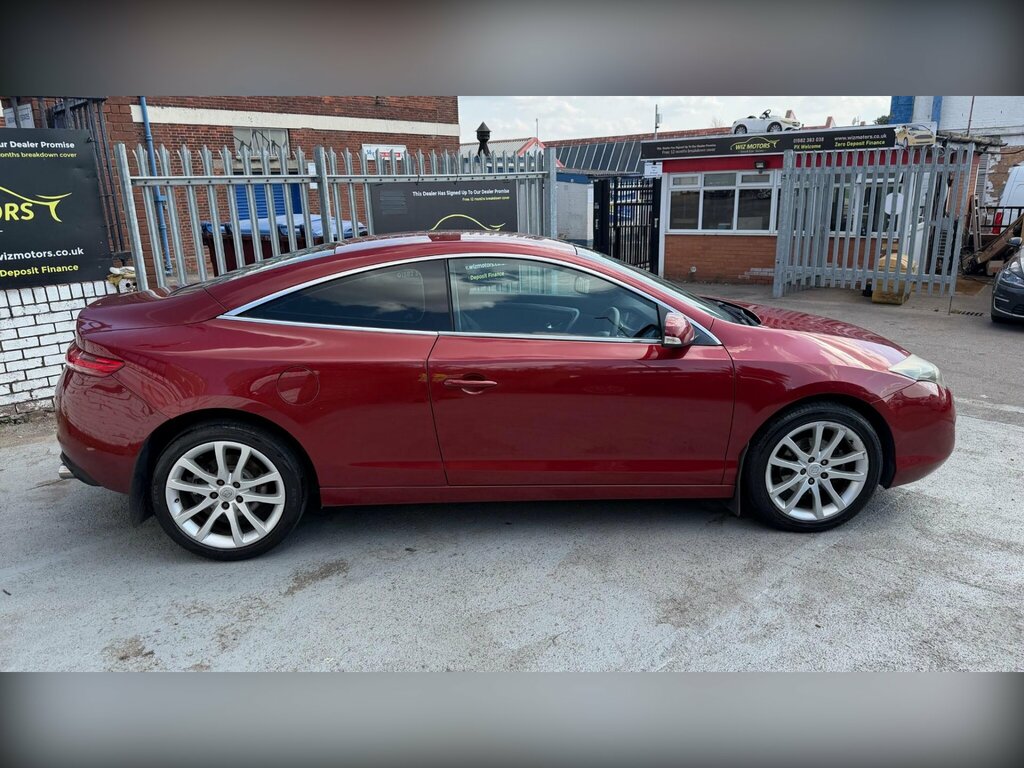 Renault Laguna 2.0 Dci Dynamique Tomtom Euro 5 Red #4
