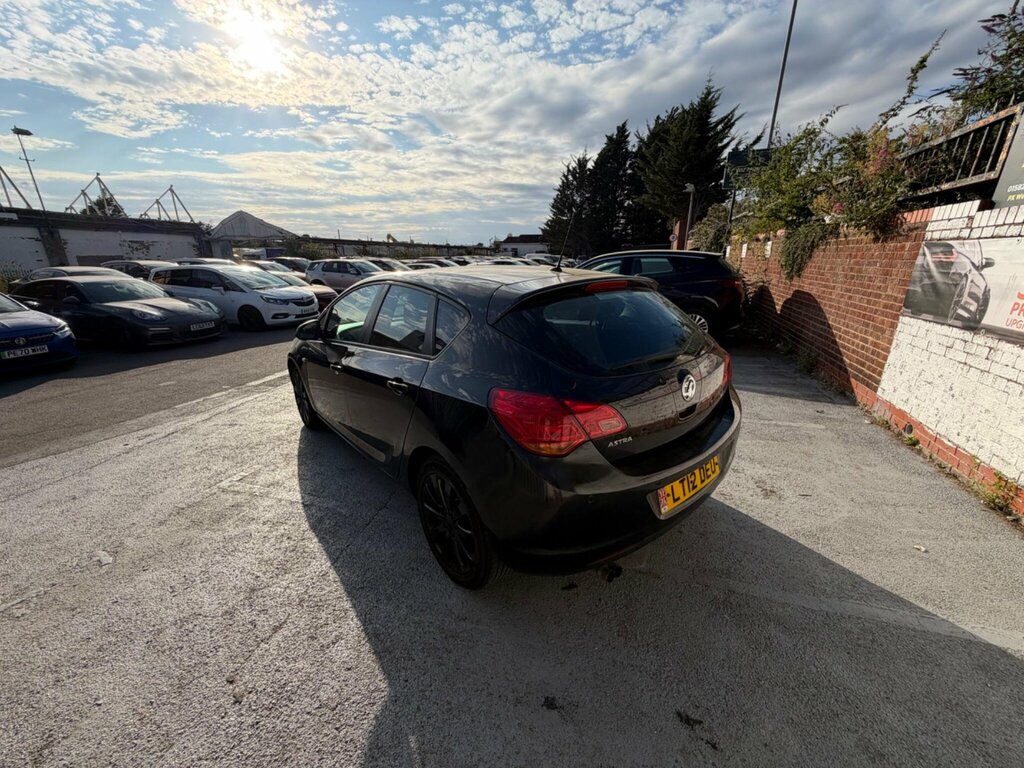 Vauxhall Astra Se 5-Door Silver #9