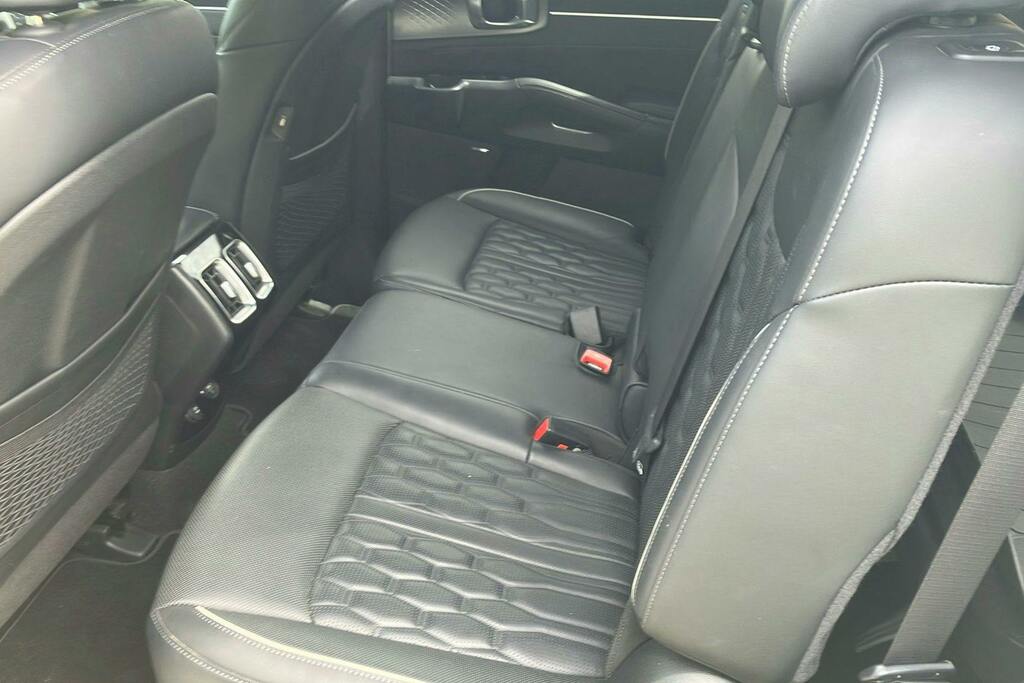 Kia Sorento 1.6 T Gdi 13.8Kwh 4 Suv Plug In Hybrid White #4