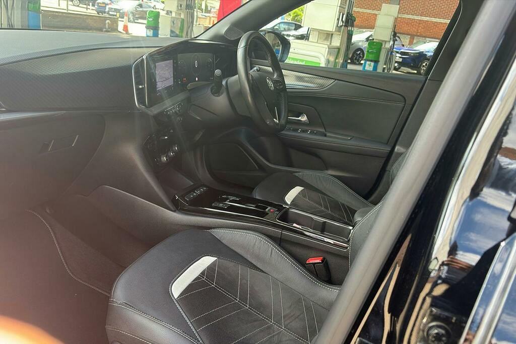 Vauxhall Mokka-e 50Kwh Ultimate Suv Black #3
