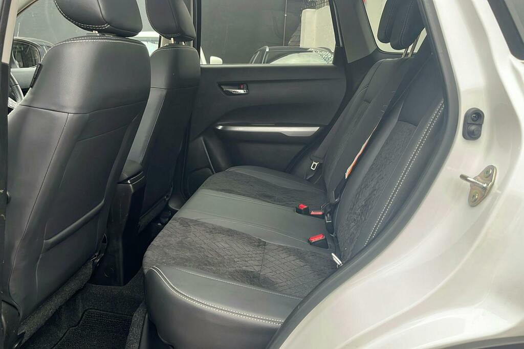 Suzuki Vitara 1.5 Sz5 Suv Hybrid Ags White #4