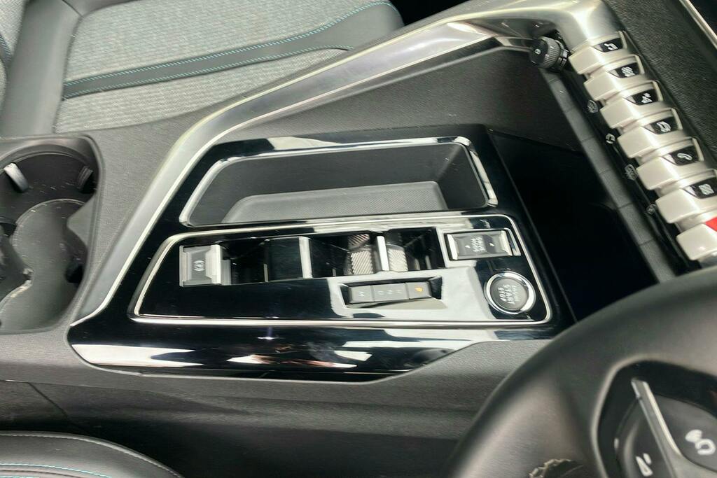 Peugeot 5008 1.2 Puretech Gt Eat8 2023 Black #35