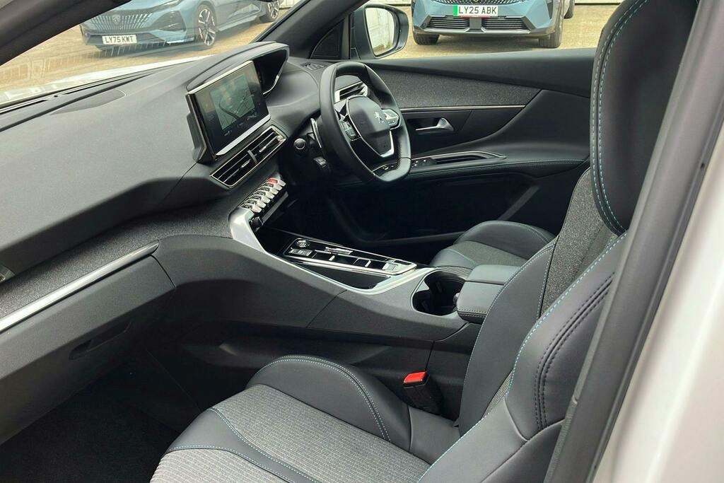 Peugeot 5008 1.5 Bluehdi Allure Premium Plus Suv Ea White #3
