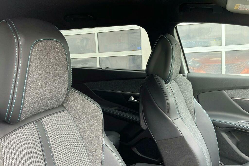 Peugeot 5008 1.2 Puretech Gt Eat8 2023 Black #27