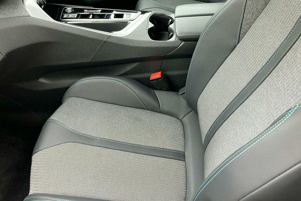 Peugeot 5008 1.2 Puretech Gt Eat8 2023 Black #40