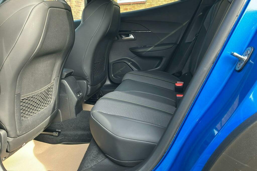 Peugeot 2008 1.2 Puretech Gt Suv Eat Black #4