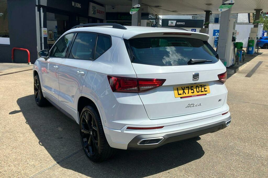 Seat Ateca 1.5 Tsi Evo Fr Black Edition Suv Dsg White #2