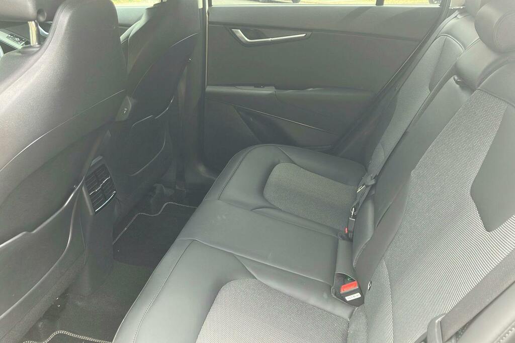 Kia Niro 1.6H Gdi 3 Suv Hybrid Dct LV73VRT White #4