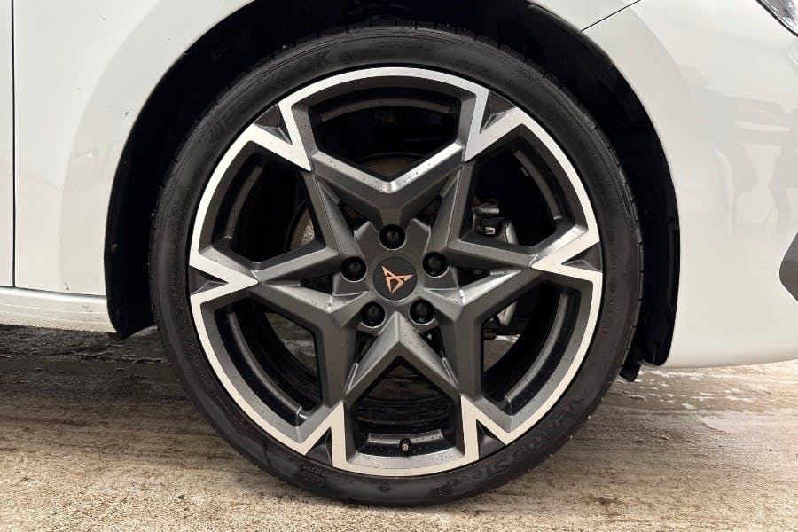 Cupra Leon 1.5 Etsi 150 V2 Dsg White #5