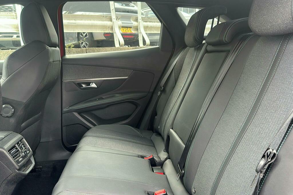 Peugeot 3008 1.2 Puretech Allure Premium Plus Suv E ET23XFW Red #4