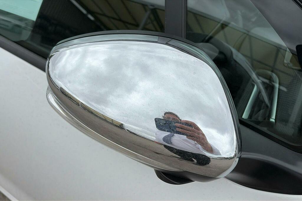 Peugeot 208 1.2 Puretech Signature Hatchback White #5