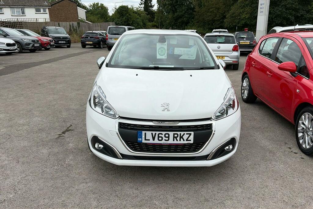 Peugeot 208 1.2 Puretech Signature Hatchback White #4