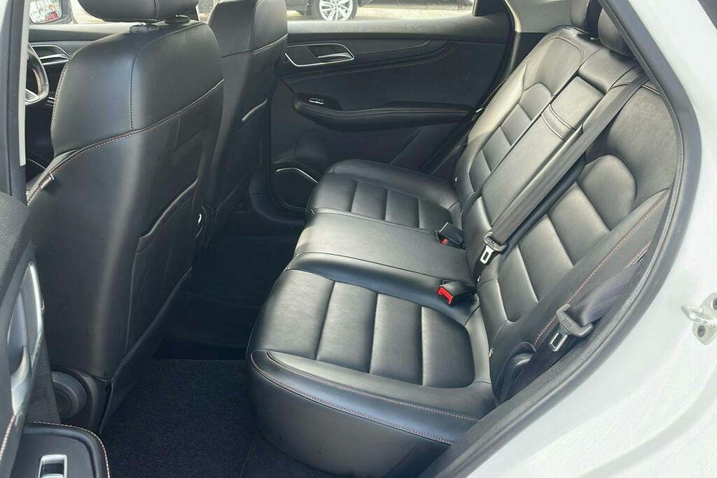 MG HS 1.5 T Gdi Excite Suv Dct White #4