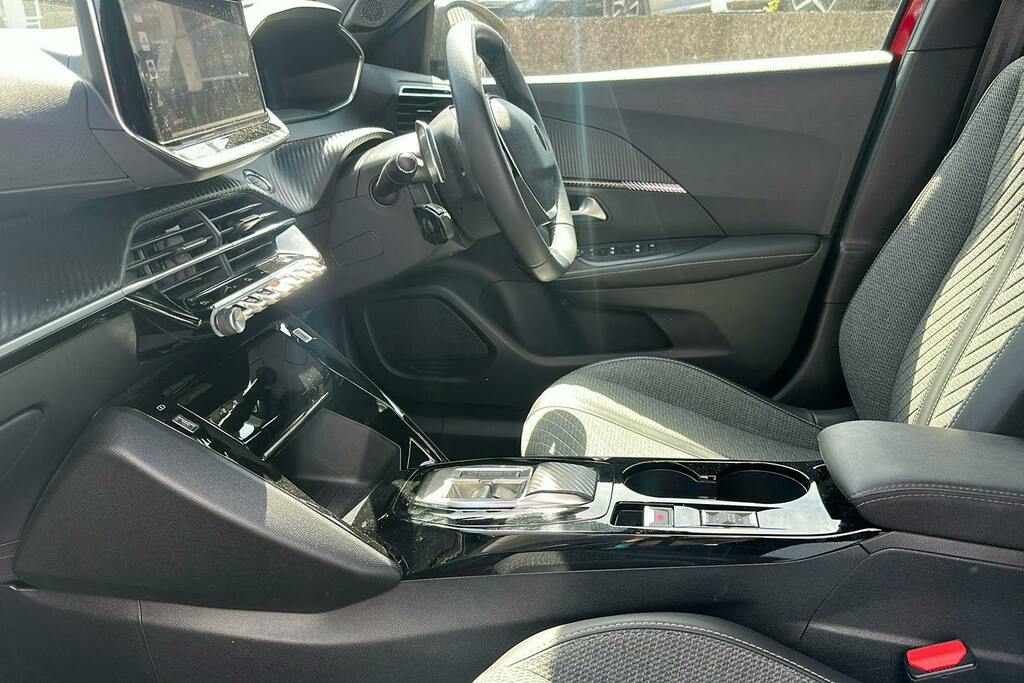 Peugeot 2008 1.2 Puretech Allure Suv Eat Red #3