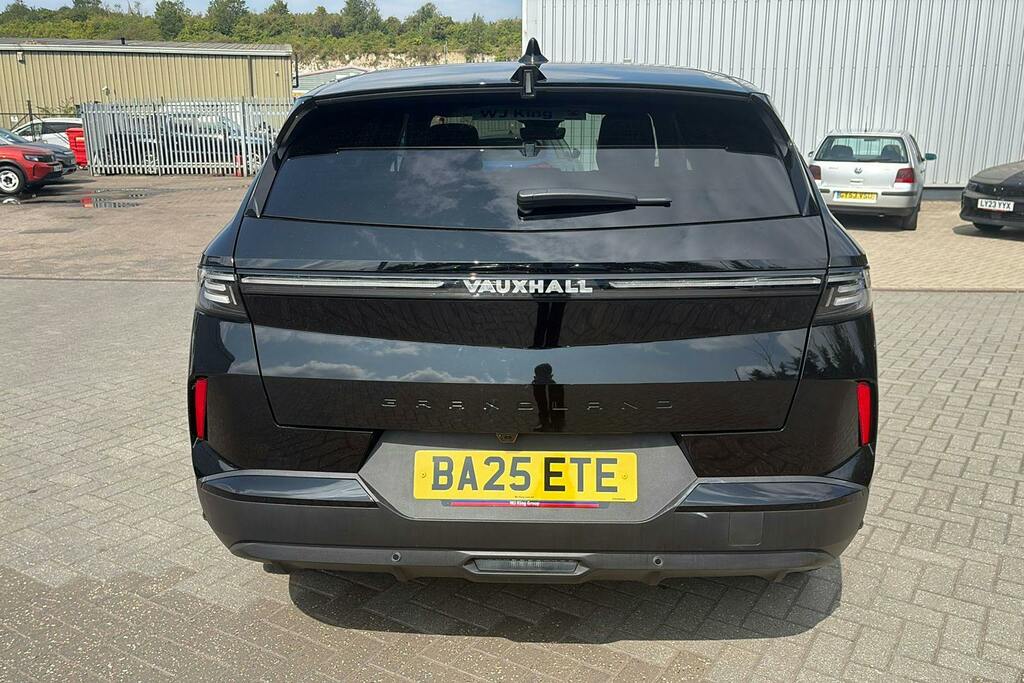 Vauxhall Grandland 1.2 Ultimate Suv Hybrid E Dct Black #6