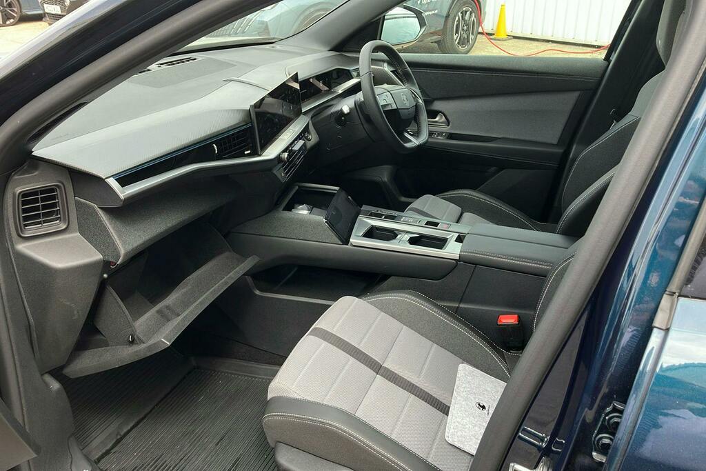 Vauxhall Grandland 1.2 Gs Suv Hybrid E Dct Blue #3