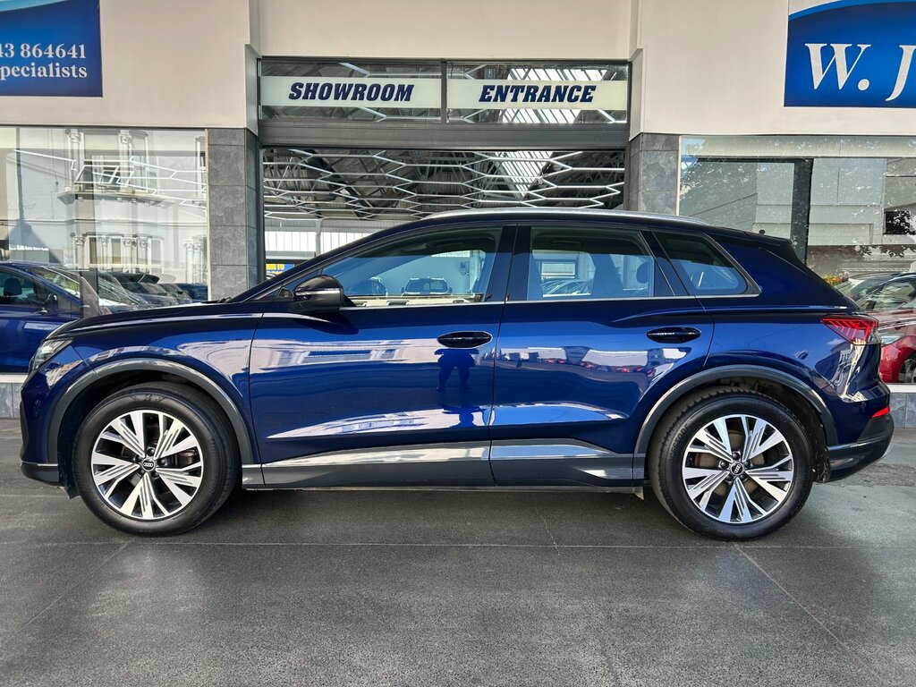 Audi Q4 E Tron 35 Sport Suv 55Kwh 170 Ps SB71KZJ Blue #3