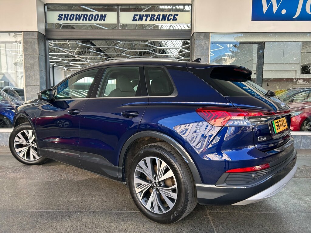 Audi Q4 E Tron 35 Sport Suv 55Kwh 170 Ps SB71KZJ Blue #4