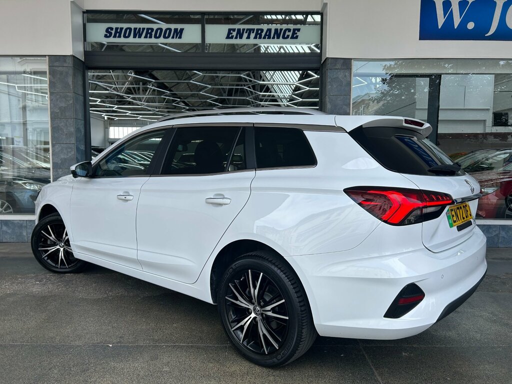 MG MG5 61.1Kwh Trophy Long Range Estate 15 White #5