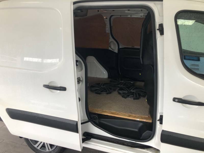 Peugeot Partner Blue Hdi Professional L1 White #7