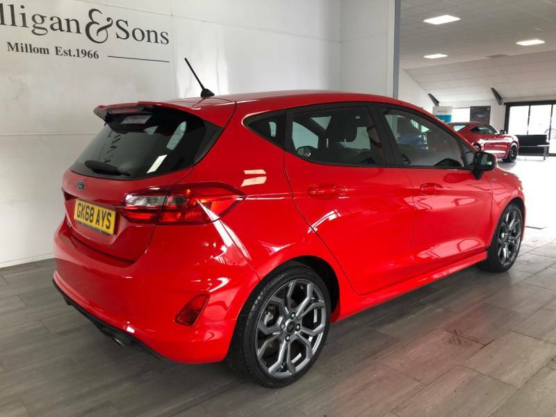 Ford Fiesta 1.0 Ecoboost 140 St-line - 2018 68 GK68AYS Red #4