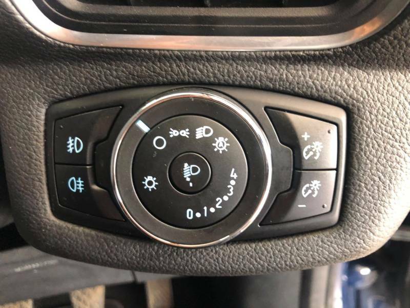 Ford B-Max 1.6 Zetec - Low Mileage - Heated Scree Red #19