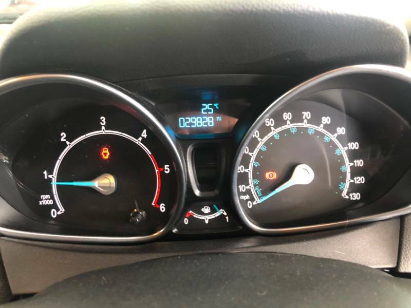 Ford B-Max 1.6 Zetec - Low Mileage - Heated Scree Red #18