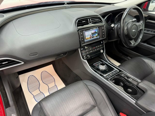 Jaguar XE R-sport White #18